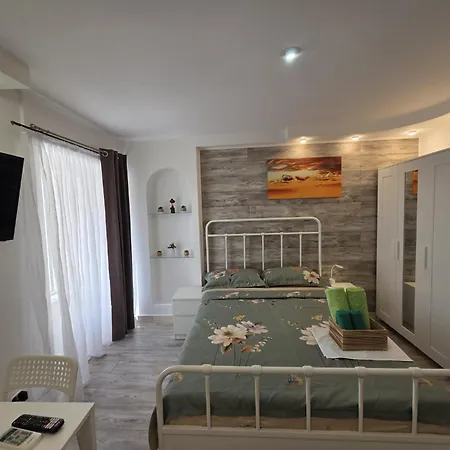 Orange Old Town Бухарест